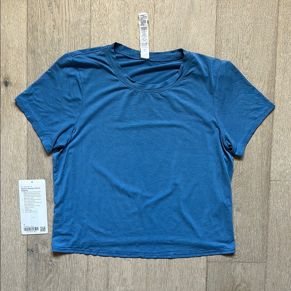 EUC action always short sleeve soft denim size 4 lululemon